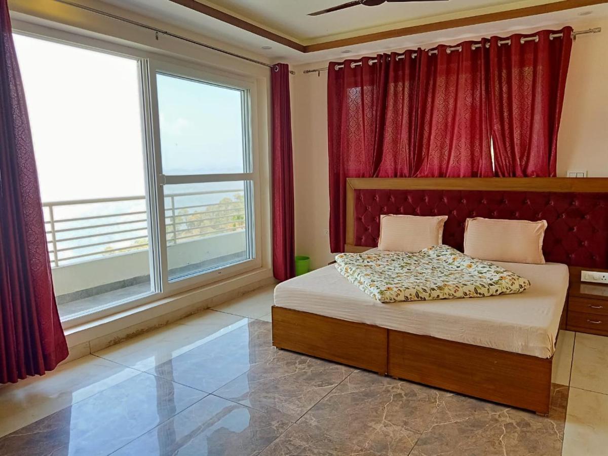 Pine Peak Villa Kasauli Luaran gambar