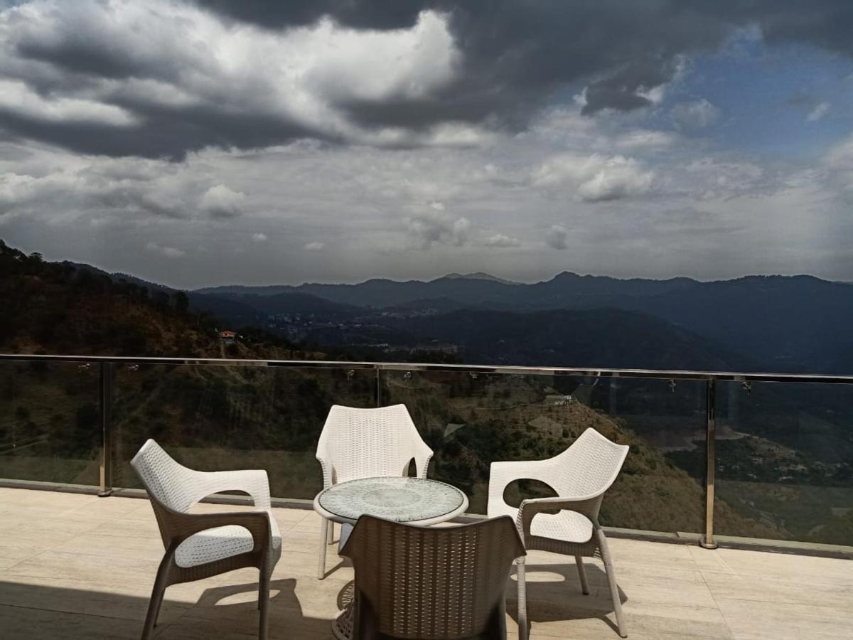 Pine Peak Villa Kasauli Luaran gambar