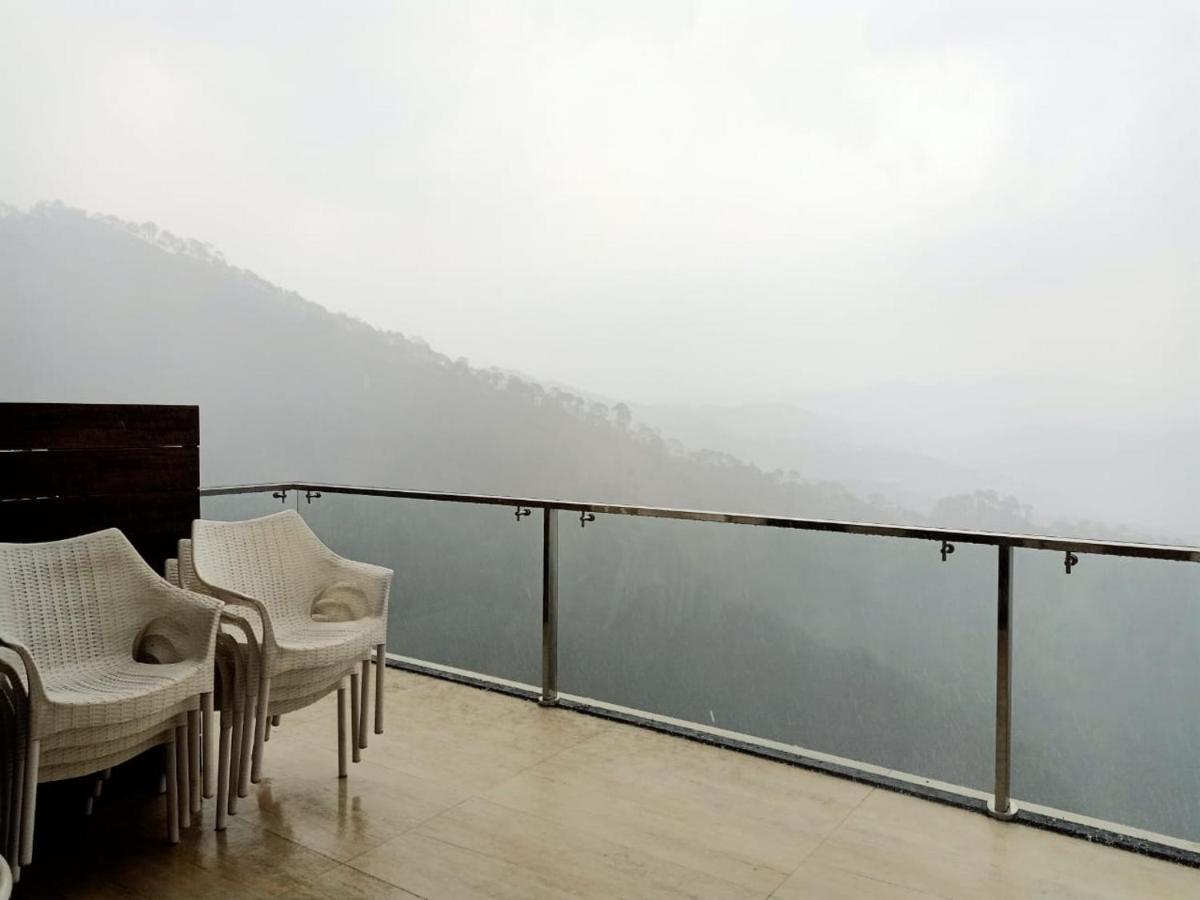 Pine Peak Villa Kasauli Luaran gambar
