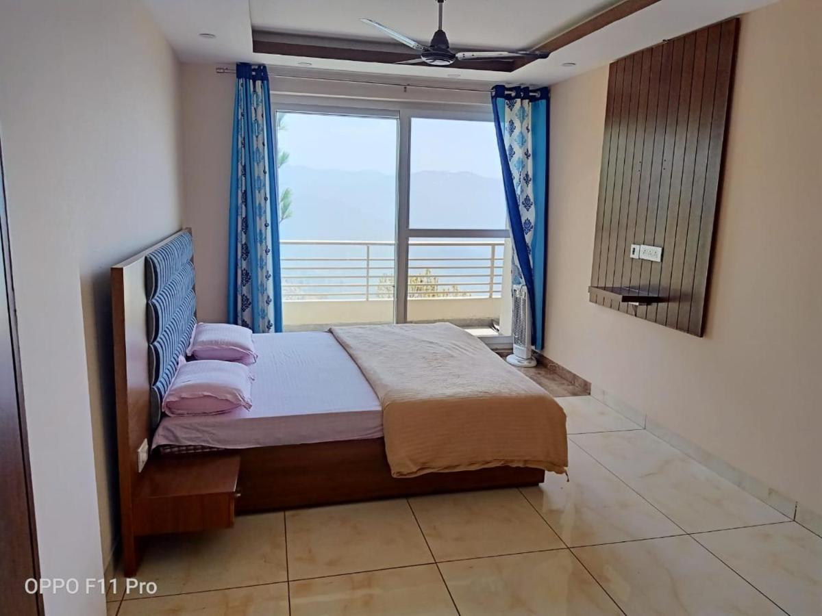 Pine Peak Villa Kasauli Luaran gambar