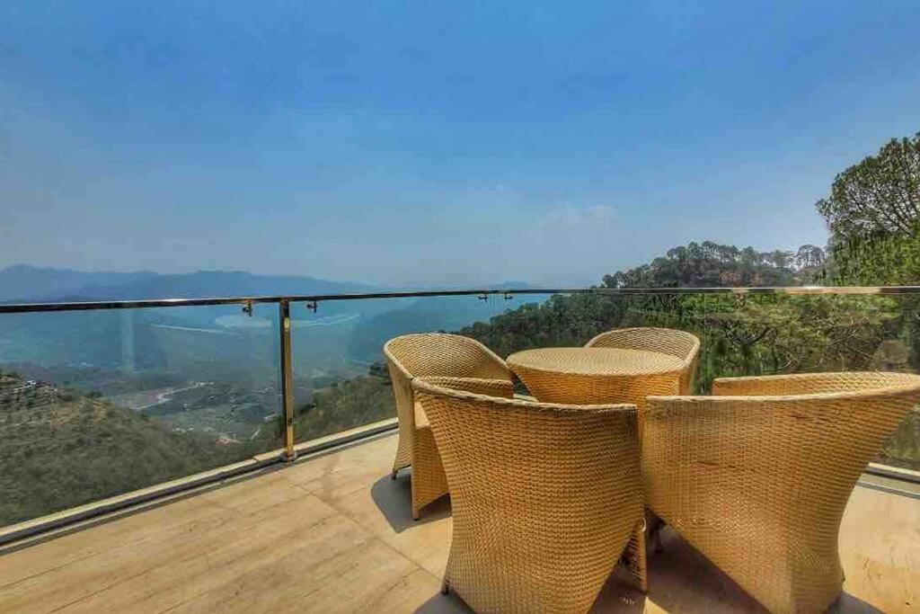 Pine Peak Villa Kasauli Luaran gambar