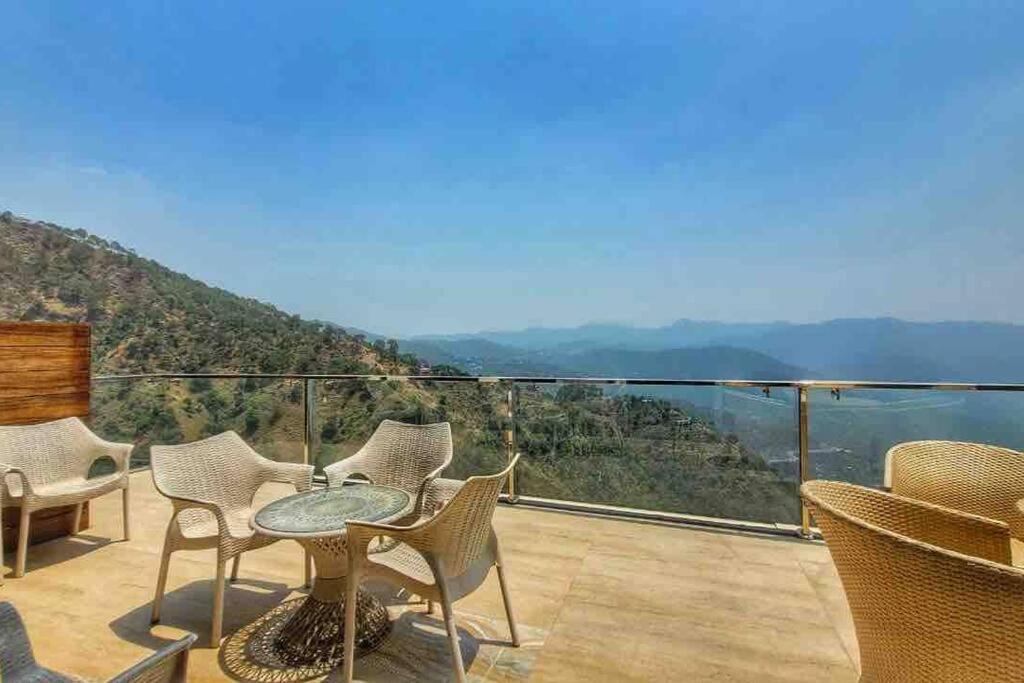 Pine Peak Villa Kasauli Luaran gambar